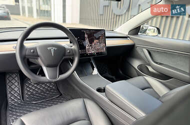 Седан Tesla Model 3 2019 в Виннице