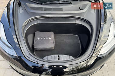 Седан Tesla Model 3 2019 в Виннице