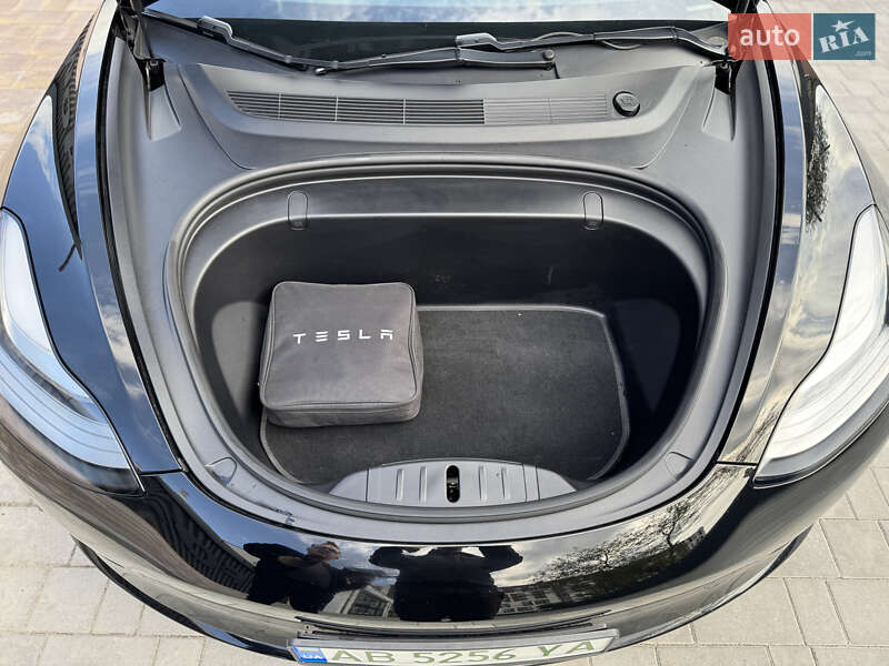Седан Tesla Model 3 2019 в Виннице