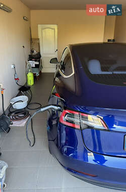 Седан Tesla Model 3 2018 в 