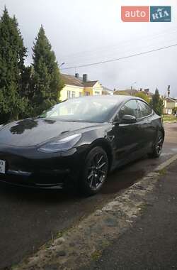 Седан Tesla Model 3 2022 в Ровно