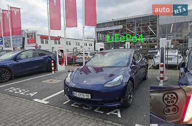 Седан Tesla Model 3 2020 в Львове