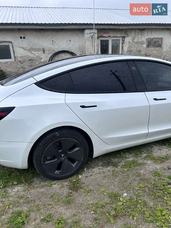 Седан Tesla Model 3 2021 в Львове