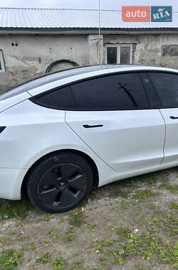 Седан Tesla Model 3 2021 в 