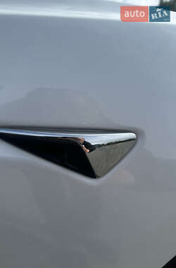 Седан Tesla Model 3 2020 в 