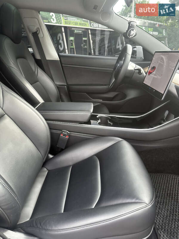 Седан Tesla Model 3 2020 в Кропивницькому фото 13 Седан Tesla Model 3 2020 в Кропивницькому