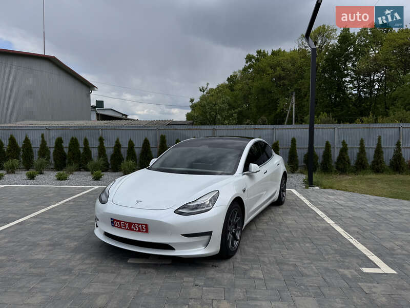 Седан Tesla Model 3 2020 в 