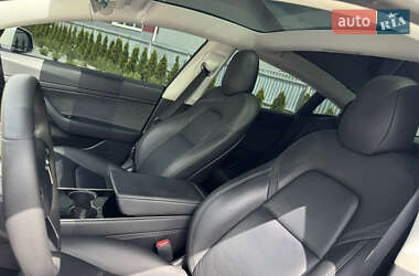 Седан Tesla Model 3 2020 в 