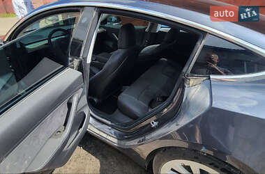 Седан Tesla Model 3 2018 в 