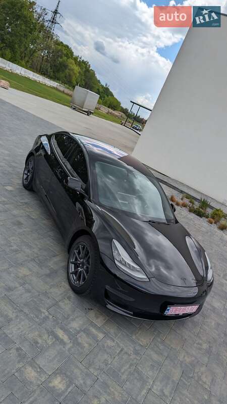 Седан Tesla Model 3 2018 в Луцке фото 5 Седан Tesla Model 3 2018 в Луцке
