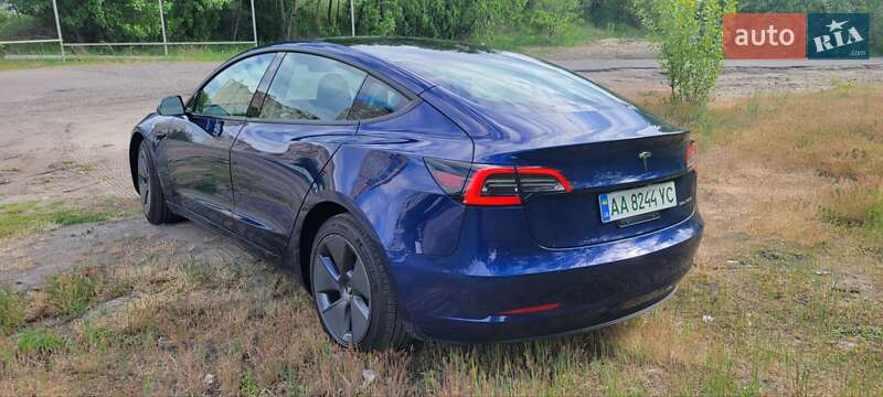 Седан Tesla Model 3 2023 в Киеве