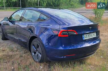 Седан Tesla Model 3 2023 в 