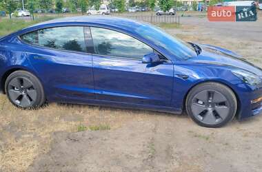 Седан Tesla Model 3 2023 в 