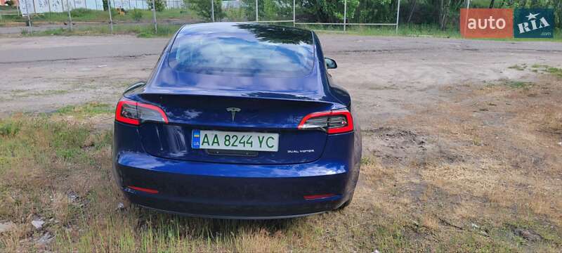 Седан Tesla Model 3 2023 в Киеве