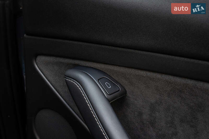 Седан Tesla Model 3 2022 в Львове