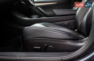 Седан Tesla Model 3 2022 в Львове