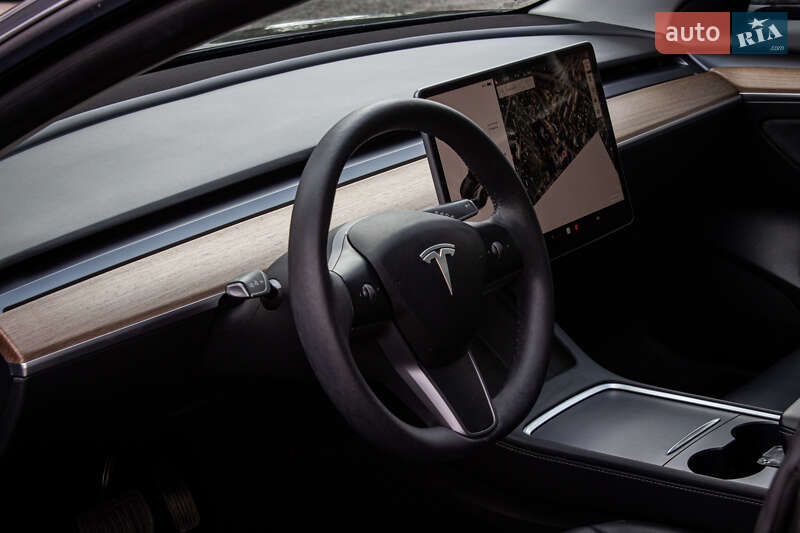 Седан Tesla Model 3 2022 в Львове