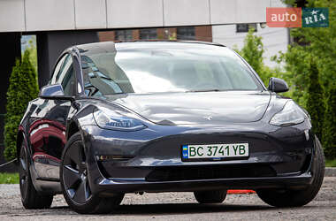 Седан Tesla Model 3 2022 в Львове