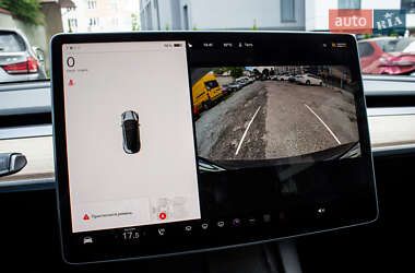 Седан Tesla Model 3 2022 в Львове