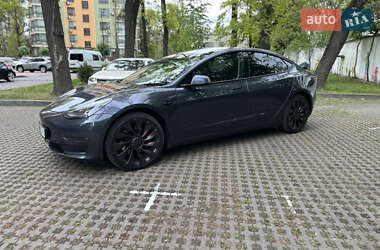 Седан Tesla Model 3 2021 в 