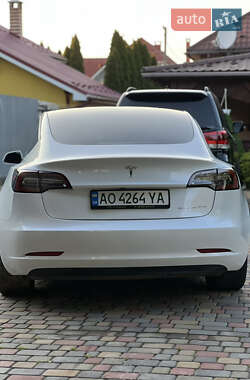 Седан Tesla Model 3 2019 в Ужгороде