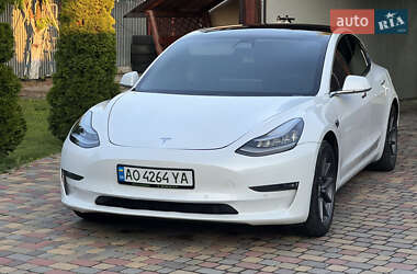 Седан Tesla Model 3 2019 в Ужгороде