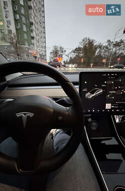 Седан Tesla Model 3 2018 в 