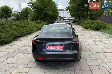 Седан Tesla Model 3 2024 в 