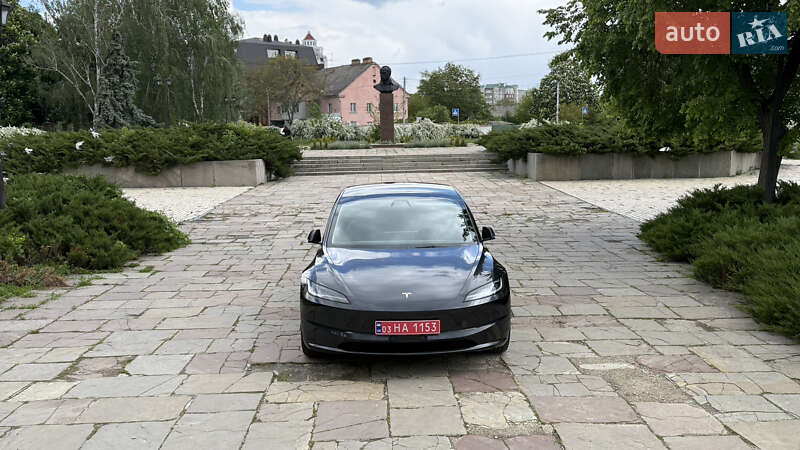 Седан Tesla Model 3 2024 в Белой Церкви