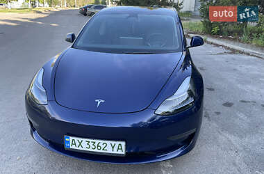 Седан Tesla Model 3 2023 в 