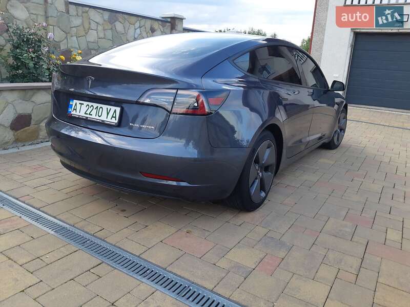 Седан Tesla Model 3 2020 в Івано-Франківську