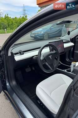 Седан Tesla Model 3 2020 в 