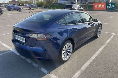 Седан Tesla Model 3 2022 в 