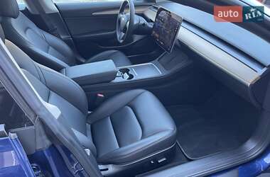 Седан Tesla Model 3 2022 в 