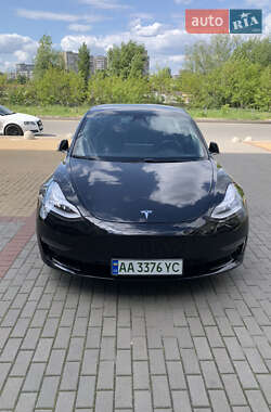 Седан Tesla Model 3 2019 в 