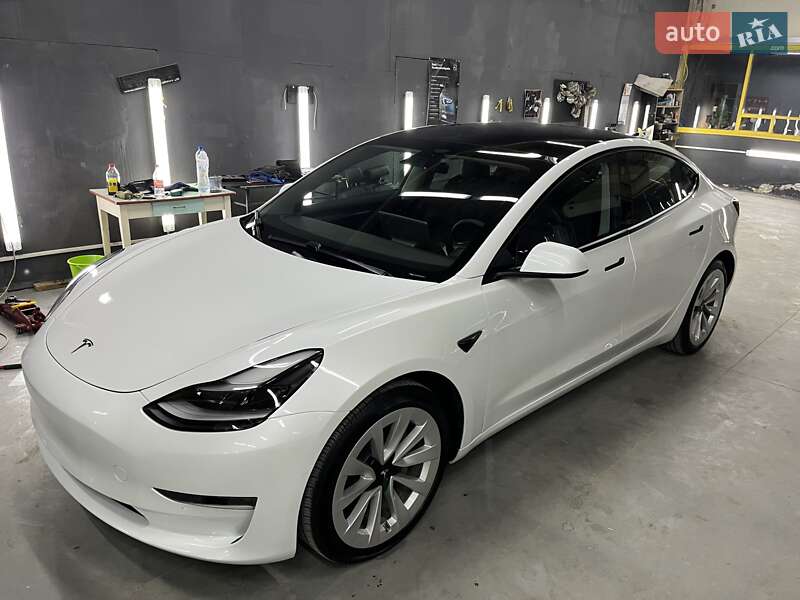 Tesla Model 3 2021