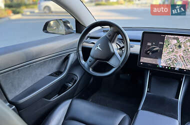 Седан Tesla Model 3 2018 в 