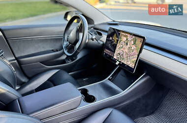 Седан Tesla Model 3 2018 в 