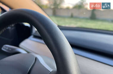 Седан Tesla Model 3 2019 в 