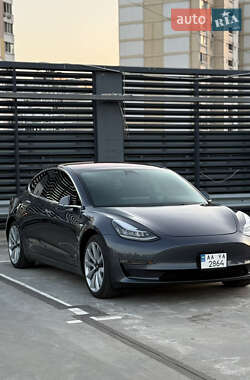 Седан Tesla Model 3 2018 в Киеве