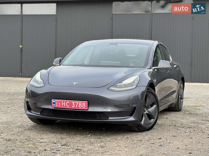 Седан Tesla Model 3 2019 в Рівному