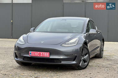 Седан Tesla Model 3 2019 в 