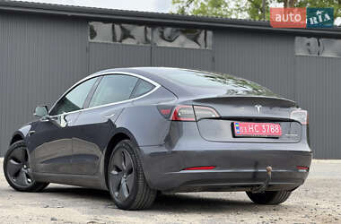 Седан Tesla Model 3 2019 в 