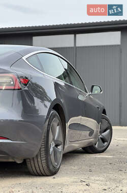 Седан Tesla Model 3 2019 в 