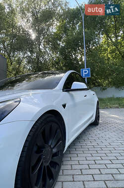 Седан Tesla Model 3 2021 в 