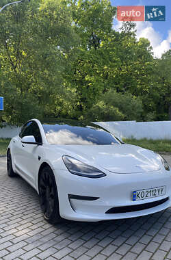 Седан Tesla Model 3 2021 в 