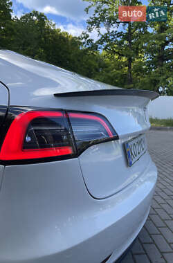Седан Tesla Model 3 2021 в 