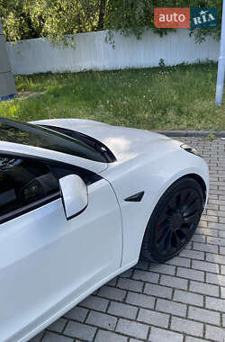 Седан Tesla Model 3 2021 в 