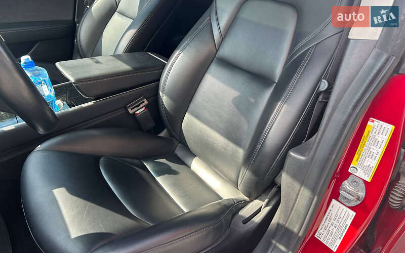 Седан Tesla Model 3 2019 в Чернівцях