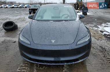Седан Tesla Model 3 2024 в 